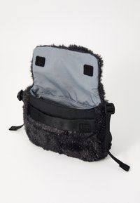 Nike Sportswear CROSSBODY UNISEX - Mala a tiracolo - black/cool grey/white