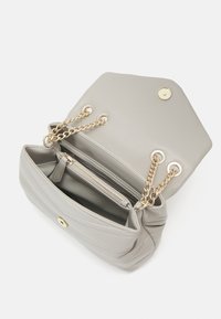Valentino Bags Axelremsväska - light grey