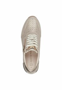 Beige színű sneaker perforált mintázattal, fehér fűzőkkel, oldalsó cipzárral, fémes részletekkel és texturált talppal. 37-es méret.