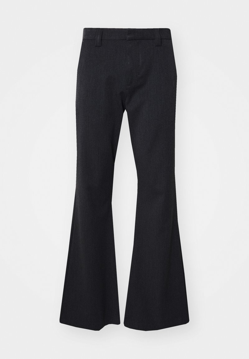 Schwarze, ausgestellte Hosen aus strukturiertem Stoff. Verfügt über einen Bund mit Gürtelschlaufen und ein schlichtes Vorderdesign. Keine sichtbaren Taschen.