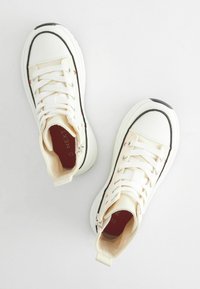 Next EXTRA CHUNKY - REGULAR FIT - Vysoké tenisky - heart embroidered neutral