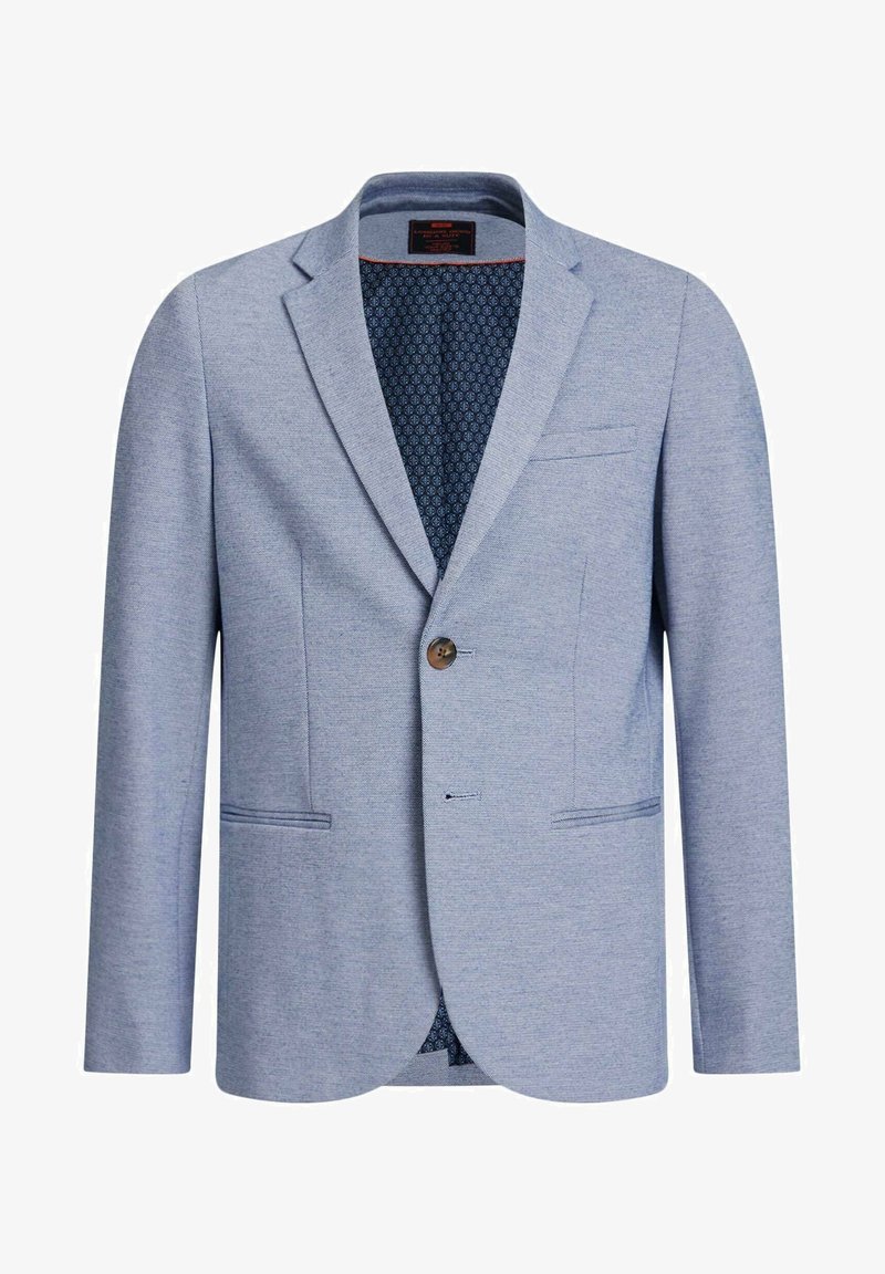 Světle modrý pánský blazer s jedním hnědým knoflíkem, klopové reverzy a tmavým vzorovaným podšívkou, viditelné přední a boční kapsy.