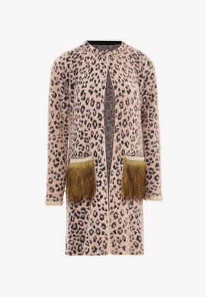 Leopardimustriga kardigan pehmest, heledast roosa materjalist. Omab pikki varrukaid, avatud esiosa ning dekoratiivseid karvaseid taskuid pitsservaga.