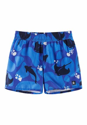 Niebieskie kąpielówki z elastycznym pasem, zdobione czarnymi wzorami ryb i płaszczek oraz białymi bąbelkami na falistym niebieskim tle.