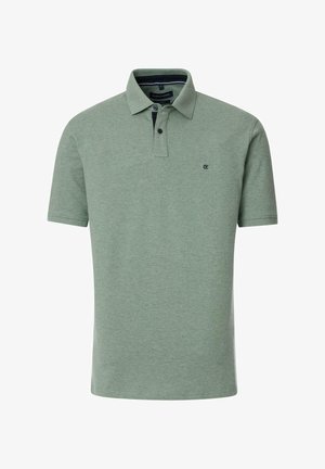 Koszulka polo w jasnozielonym kolorze, wykonana z bawełny o jednolitej teksturze, z zapięciem na guziki oraz małym logo na klatce piersiowej. Klasyczny krój kołnierzyka.