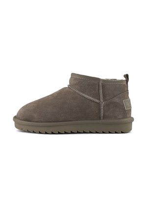 Winter boots - taupe