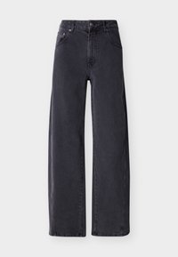 Μαύρο τζιν με ψηλή μέση και φαρδιά μπατζάκια, με κουμπί και φερμουάρ μπροστά, πλαϊνές τσέπες και θηλιές για ζώνη σε μονόχρωμο φόντο.