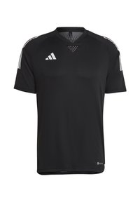 Zwarte sportjersey met korte mouwen, V-hals, mesh textuur, witte accenten op de schouders en kleine perforaties aan de voorkant.