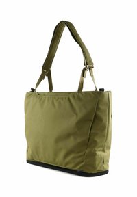 Bolsa tote de color verde oliva hecha de tela duradera, con dos correas ajustables y una forma rectangular simple con detalles de costura.