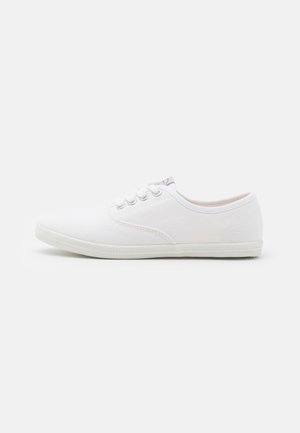 Sneakers - white