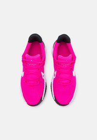 Nike Performance STAR RUNNER 4 - Laufschuh Straße - fierce pink/white/black/playful pink