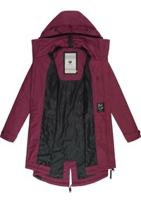 Bordowa wodoodporna kurtka z czarną podszewką, z kapturem, zamkiem błyskawicznym oraz ozdobną etykietą wewnętrzną z wzorami. Kieszenie boczne na zamek.