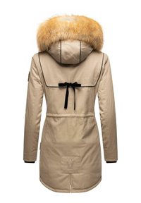Parka beige con cappuccio orlato in pelliccia, dettagli neri, cintura in vita e patch con logo sul retro. Tessuto liscio e maniche lunghe.