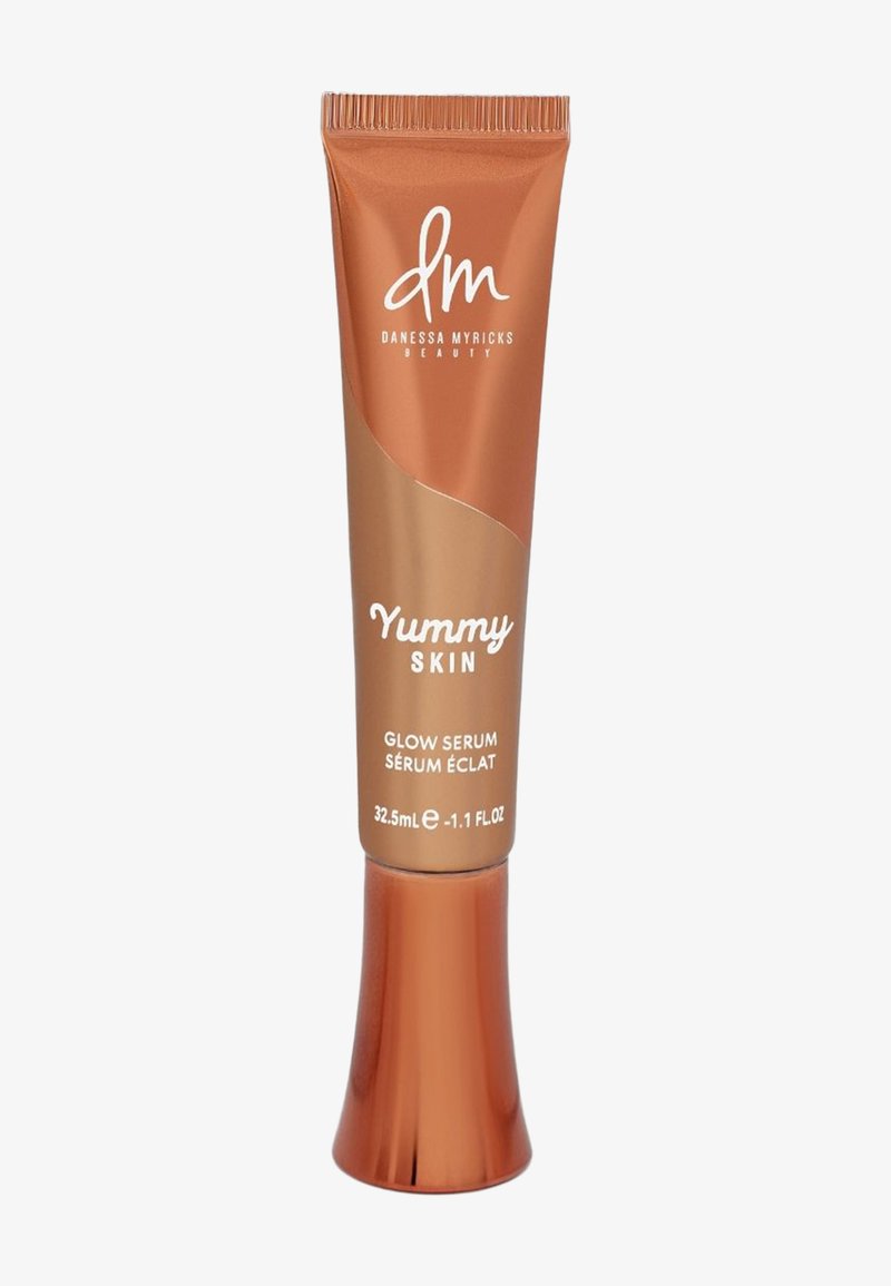 Danessa Myricks Beauty YUMMY SKIN GLOW SERUM - Siero - main squeeze