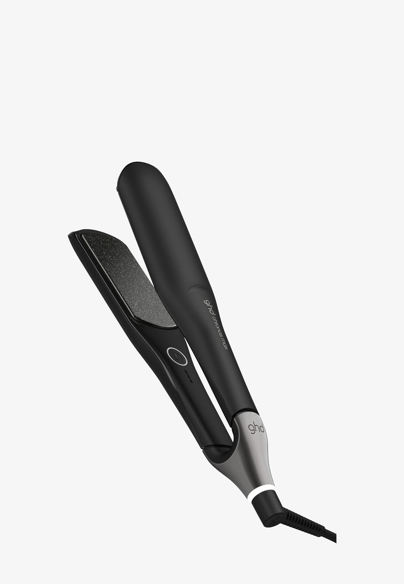 Lisseur à cheveux ghd platinum max noir avec plaques chauffantes texturées et bouton d'alimentation, présenté ouvert avec le cordon d'alimentation attaché.