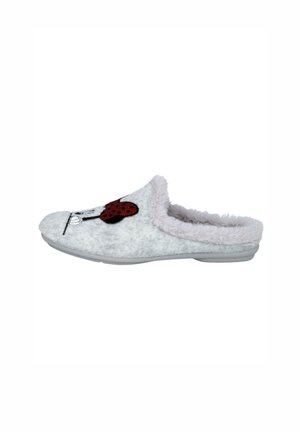 Pantuflas grises de felpa con un forro de piel blanca. Presentan un diseño de mariquita en la parte frontal con manchas rojas. Forma relajada, con la parte trasera cerrada.