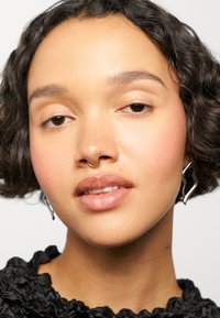 Miniatuurafbeelding 4