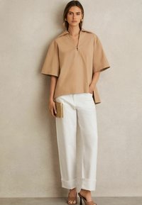 Reiss DARA BLEND CRAFT STITCH COLLARED - Bluse - camel