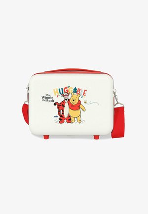 Bolso rectangular blanco con asas y correa rojas, con Winnie the Pooh y Tigger abrazándose, y texto colorido "HUGGABLE" arriba.