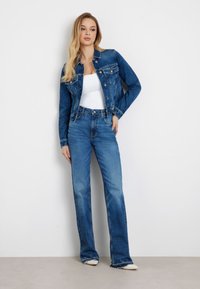 Guess Trapezaste traperice - blau