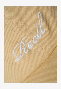 Unselected, straw