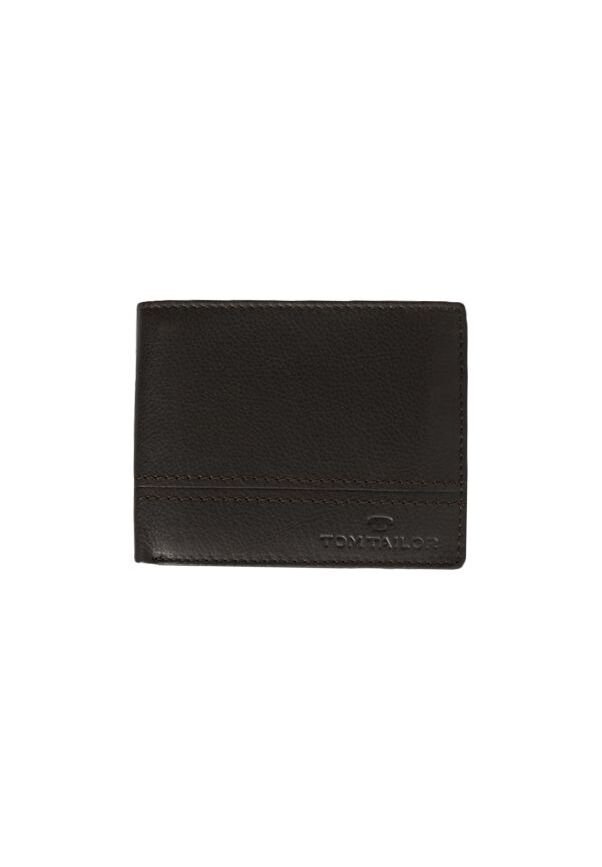 Portefeuille en cuir noir avec une texture lisse, comportant une accent cousue et un logo de marque embossé sur un côté. Design rectangulaire compact.