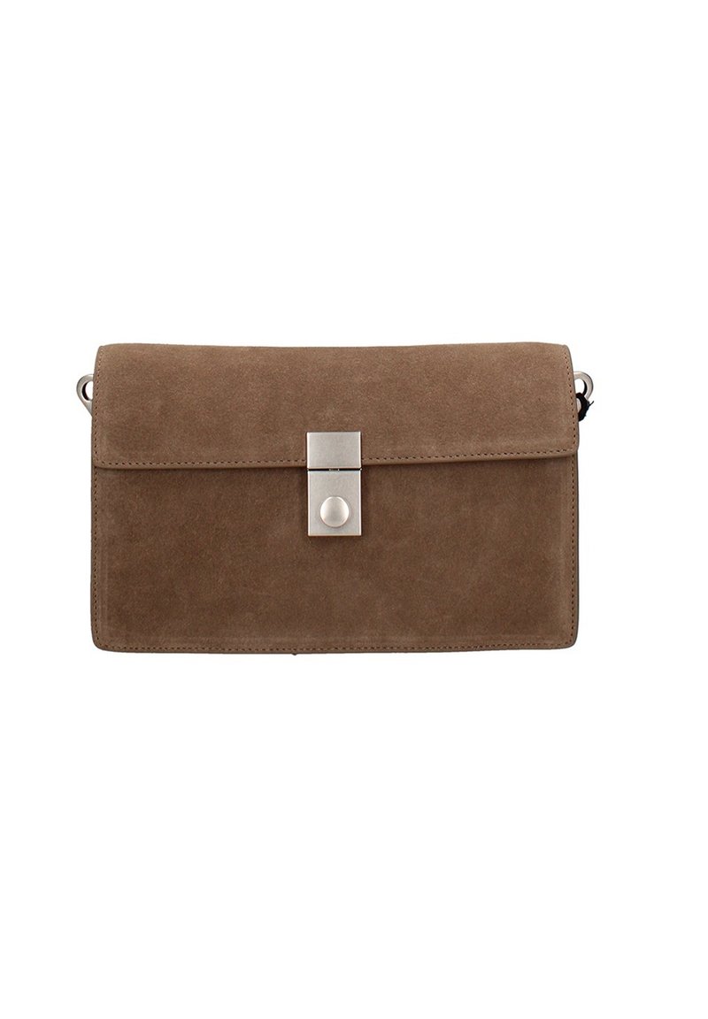 Bruin suède clutch bag met een rechthoekige vorm, voorzien van een zilveren sluiting en een gladde textuur. Inclusief een bevestiging voor een schouderriem.