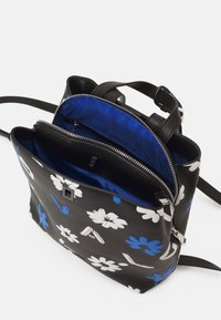 Desigual MARGY_SUMY MINI - Malý batoh  - black