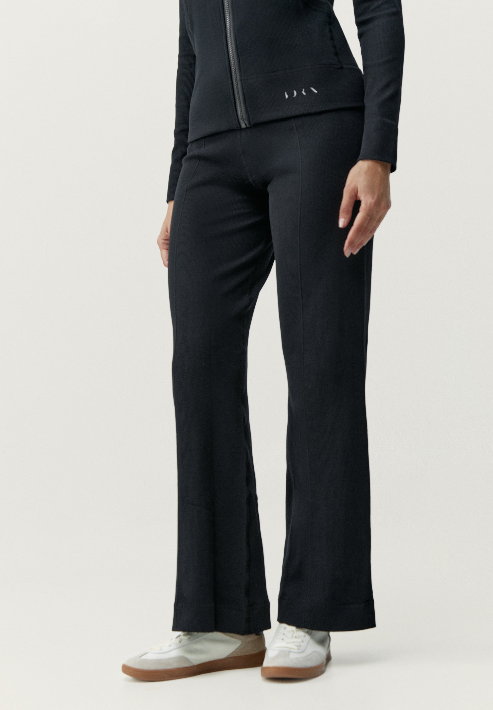 Born Living Yoga FAIT Pantaloni black/nero