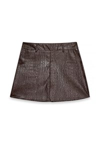 Mini gonna in faux pelle marrone con motivo coccodrillo testurizzato, dotata di zip frontale, due tasche anteriori e una silhouette aderente.
