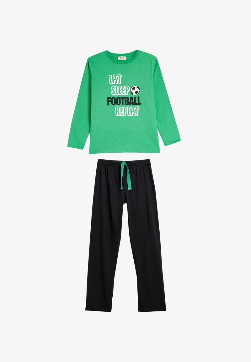 Grünes Langarmshirt mit dem Aufdruck "EAT SLEEP FOOTBALL REPEAT", kombiniert mit schwarzen Hosen mit einem Kordelzugbund. Aus weichem Baumwollmaterial.