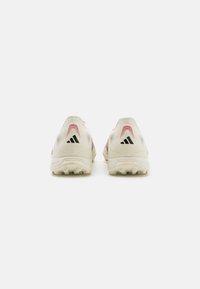 adidas Performance PREDATOR PRO TURF - Fodboldstøvler til kunstgræs - off white/core black/pure ruby