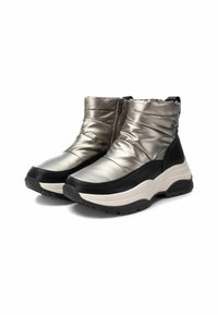 XTI Botines con plataforma - black