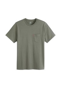 Olivenfarvet t-shirt med kortærmer, der har en brystlomme og et lille rødt Levi's logo på lommen. Enkel, afslappet stil.
