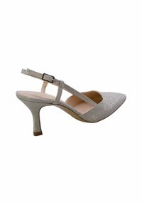 Scarpa con tacco alto slingback in glitter argento, con punta affusolata, cinturino regolabile con fibbia e tacco sottile. Fodera interna liscia.
