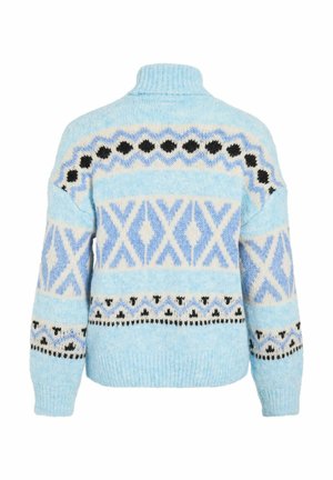 Lys blå strikkegenser med høy krage, med geometriske mønstre i mørkere blått, svart og kremfarge, teksturert stoff med ledig passform.