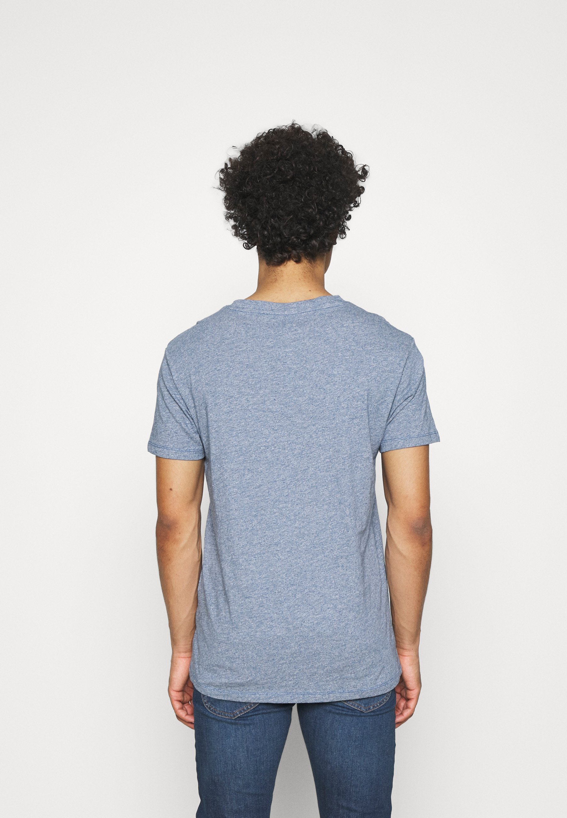 Men ULTIMATE POCKET TEE - Basic T-shirt Men ULTIMATE POCKET TEE - Basic T-shirt