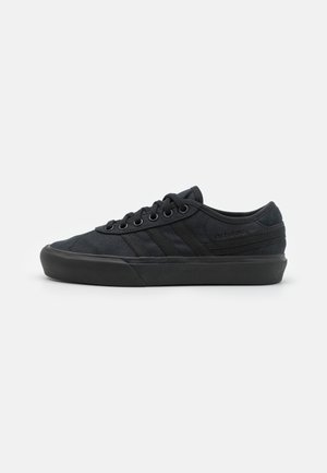 DELPALA UNISEX - Trainers - core black