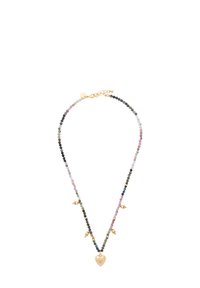 Bunte Perlenkette mit kleinen runden Steinen in Grün, Pink und Schwarz, goldenen Herzanhänger und goldenen Akzentperlen.