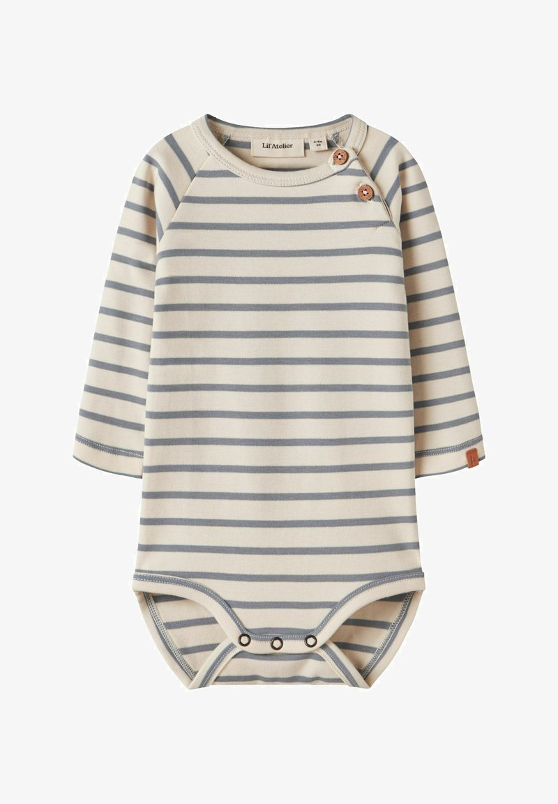 Gestreifter Langarm-Body in Creme und Hellblau. Mit Holzknopfdetails an der Schulter und Druckknöpfen am Boden. Weicher Stoff.