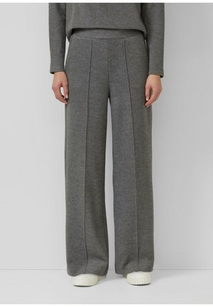 - Spodnie treningowe