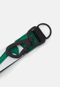 Nike Sportswear PREMIUM KEY HOLDER UNISEX - Porta-chaves - malachite/white