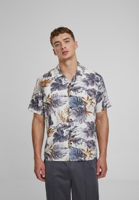 Urban Classics RESORT - Button down-skjorte - blueleaves