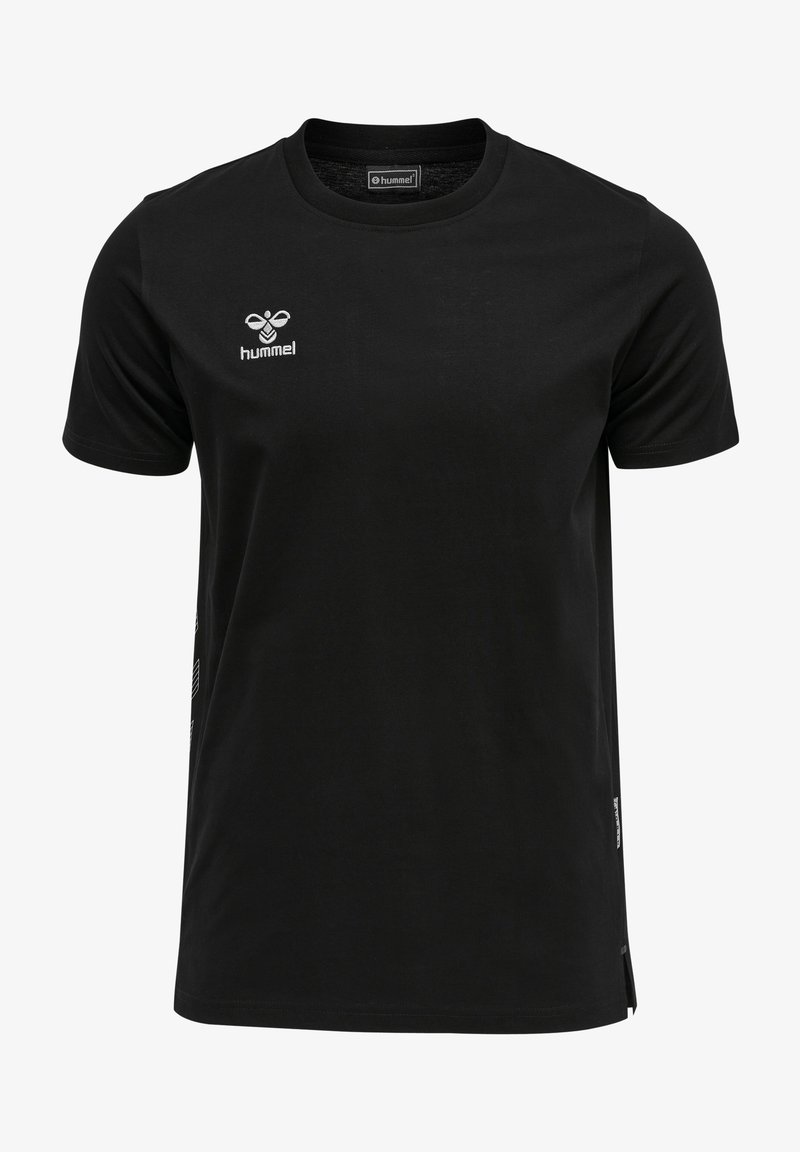 Sort bomulds T-shirt med rund hals, korte ærmer og et lille broderet logo på brystet. Sideslidsdetaljer forbedrer designet.