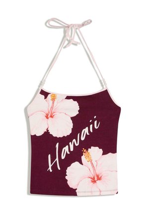 Top roșu închis cu legături roz, flori mari de hibiscus roz și cuvântul „Hawaii” scris diagonal cu litere albe cursive.