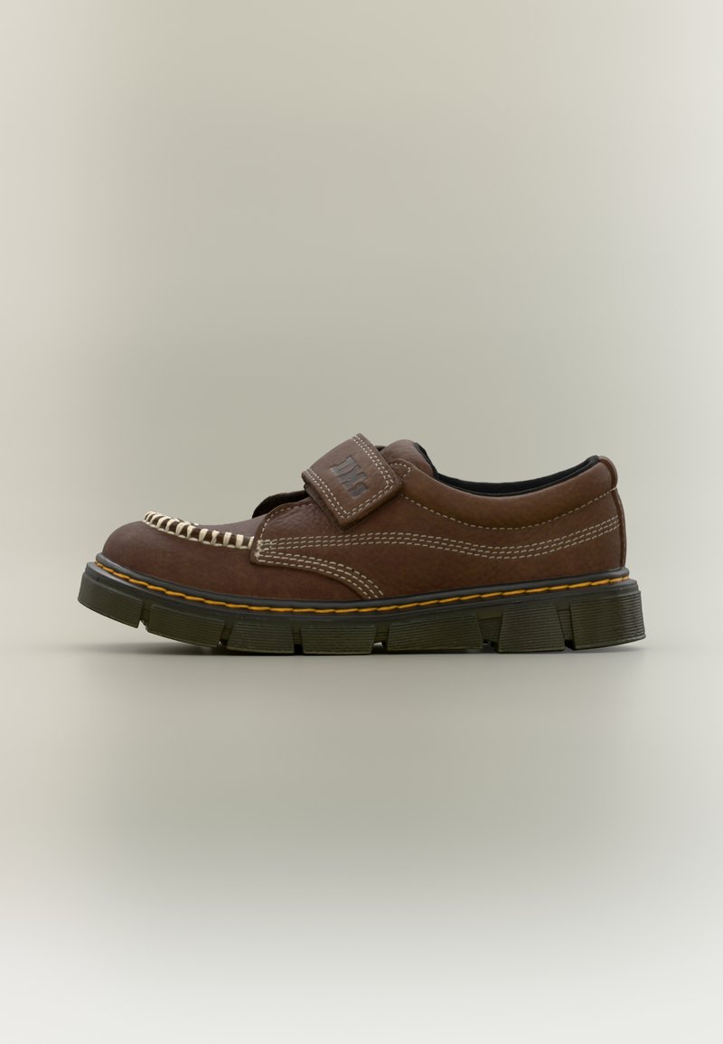 Dr. Martens RAFFE SHOE UNISEX - Sko med burretape - dark brown ...