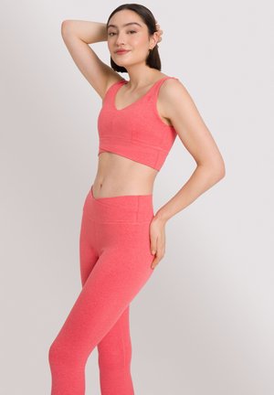 DAHLIA - Medium support sports bra - hibiscus red