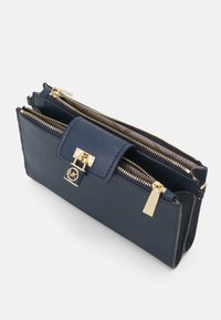 MICHAEL Michael Kors RUBY ZIP  - Kuvertväska - navy