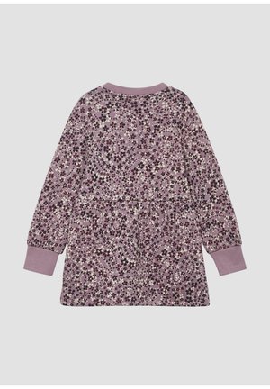 Garais piedurkņu purpura bērnu kleita ar nelielu ziedu rakstu tumšākā purpura un baltā krāsā, ar vienkrāsainām piedurknēm un savilktiem vidukļa šuvēm.