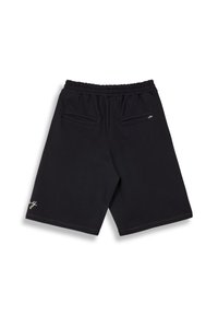 Shorts negros de tela suave, con una cintura elástica, dos bolsillos traseros y un pequeño logotipo bordado en el costado.
